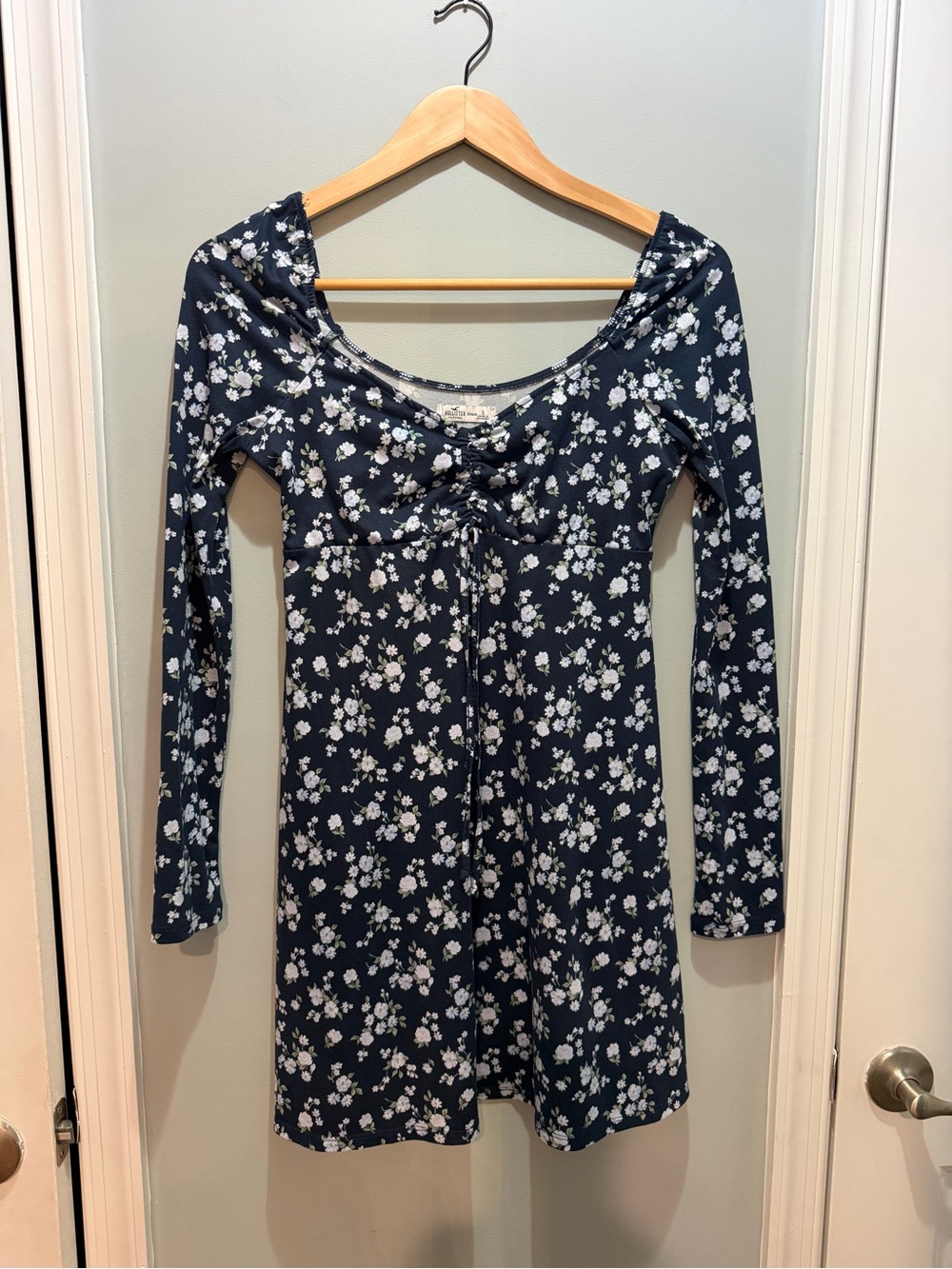 Hollister Navy Floral Ruched Long-Sleeve Mini Dress Babydoll Y2K inspired